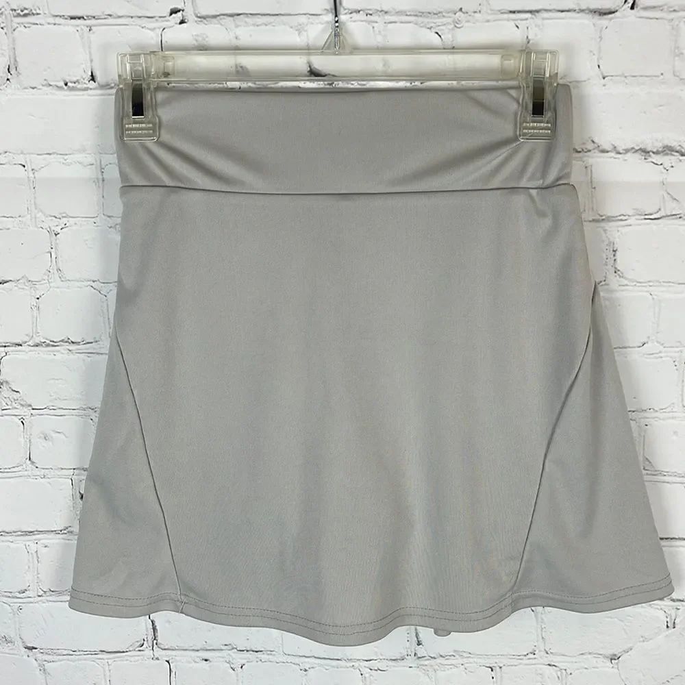 Light Gray Back Pleated Skort Size Small